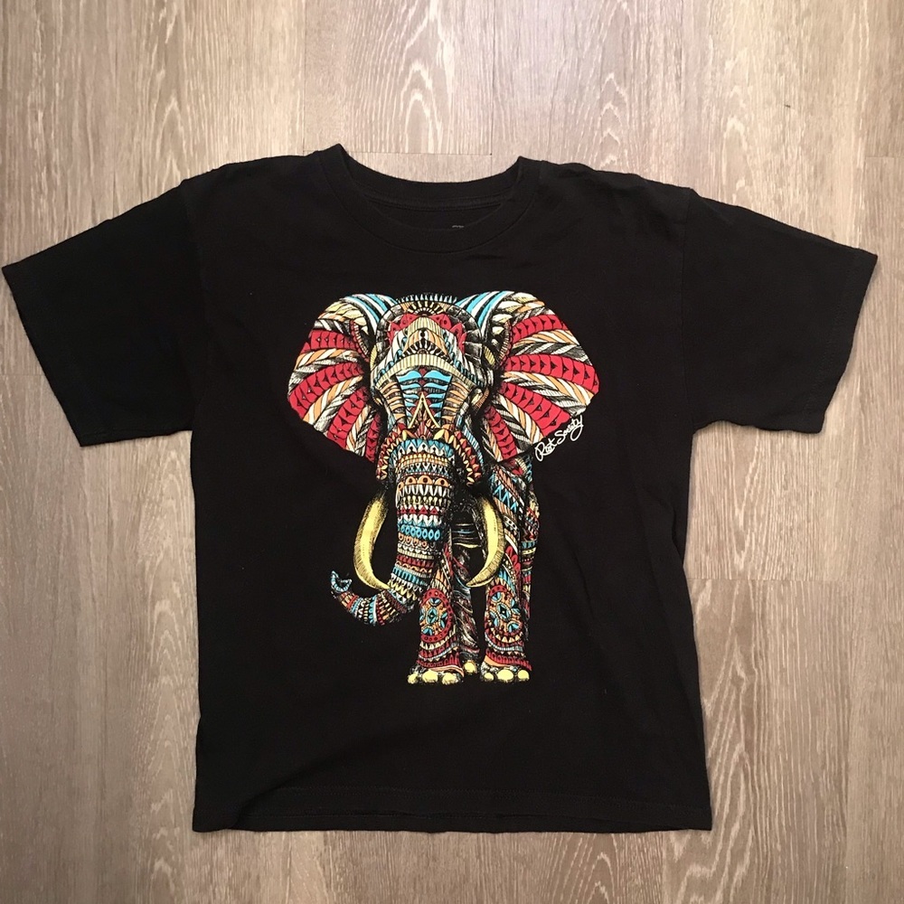 Riot Society Ornate Elephant T-Shirt Youth Boy’s Size Small.